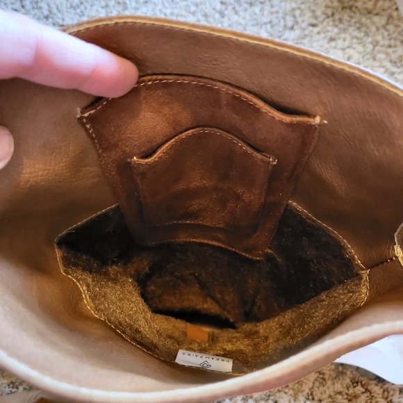 Knee-high boots in cognac with wide calf NWOT - Picture 3 of 4